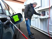 Membránové zařízení je umístěné v bílém kontejneru, kde se přeměňuje bioplyn na... Membránové zařízení je umístěné v bílém kontejneru, kde se přeměňuje bioplyn na...