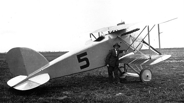 Zvodn specil Aero A.18C a pilot Josef Novk