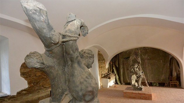 Originly soch z Poliky naly svj nov domov na hrad Svojanov.