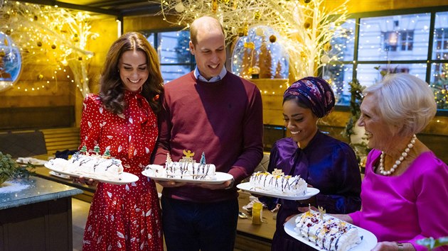 Vvodkyn Kate, princ Williama  kuchaky Nadiya Hussainov a Mary Berry v poadu A Berry Royal Christmas (2019)