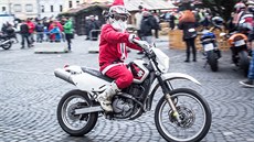 Na Štědrý den se stovky motorkářů tradičně sjíždějí na českobudějovickém... Na Štědrý den se stovky motorkářů tradičně sjíždějí na českobudějovickém...