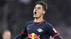 Patrik Schick, útočník Lipska, oslavuje svůj gól do sítě Düsseldorfu. Patrik Schick, útočník Lipska, oslavuje svůj gól do sítě Düsseldorfu.