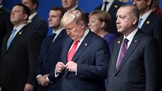 ,,Taky bychom vás mohli vyhodit". Turecký prezident Recep Erdogan pohrozil... ,,Taky bychom vás mohli vyhodit". Turecký prezident Recep Erdogan pohrozil...