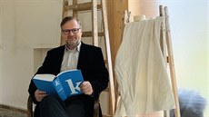 „Malujeme celý dům. Samozřejmě taky uklízím, nejen ve své hlavě,“ napsal na... „Malujeme celý dům. Samozřejmě taky uklízím, nejen ve své hlavě,“ napsal na...