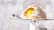 RECEPT DNE: Ovoce zapečené v mandlovém sněhu RECEPT DNE: Ovoce zapečené v mandlovém sněhu