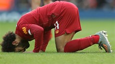 Liverpoolský útoník Mohamed Salah oslavuje gól proti Watfordu.