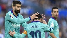 Lionel Messi z Barcelony a Gerard Piqué v utkání panlské ligy proti San...