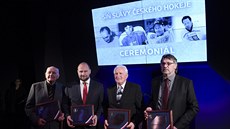 Bývalí hokejisté Jiří Šlégr (druhý zleva), Radoslav Svoboda (vpravo), Milan... Bývalí hokejisté Jiří Šlégr (druhý zleva), Radoslav Svoboda (vpravo), Milan...