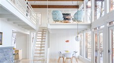 Bleděmodré odstíny použil architekt nejen proto, že modrá je oblíbenou barvou... Bleděmodré odstíny použil architekt nejen proto, že modrá je oblíbenou barvou...