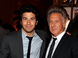 Herec Dustin Hoffman a jeho syn Jake Hoffman. Podobu opravdu nezapou.