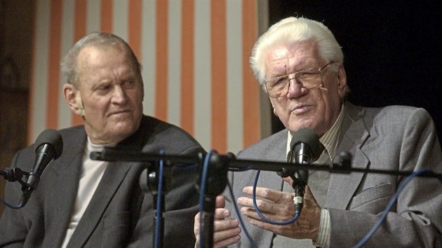Ilja Pracha a Jaroslav Mouka byli dlouholet kolegov nejen z vinohradskho divadla, ale t z filmu a televize. A pravideln se potkvali i pot, co u byli v penzi.