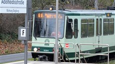 Řidič tramvaje v Bonnu ztratil vědomí, stroj museli zastavit cestující. (22.... Řidič tramvaje v Bonnu ztratil vědomí, stroj museli zastavit cestující. (22....