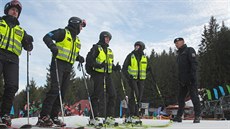 Zahájení sezóny speciálních horských hlídek se zúčastnil i krajský policejní... Zahájení sezóny speciálních horských hlídek se zúčastnil i krajský policejní...