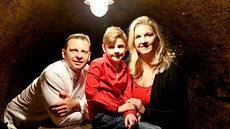 Vinař Pavel Lacina s manželkou Kateřinou a synem Pavlíkem mají to nejhorší za... Vinař Pavel Lacina s manželkou Kateřinou a synem Pavlíkem mají to nejhorší za...