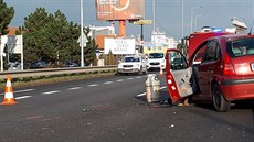 Osobní vozidlo najelo u Modřic do protisměru a čelně se střelo s protijedoucím... Osobní vozidlo najelo u Modřic do protisměru a čelně se střelo s protijedoucím...