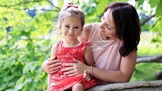 Adélka s maminkou Bronislavou Petříkovou. Adélka s maminkou Bronislavou Petříkovou.