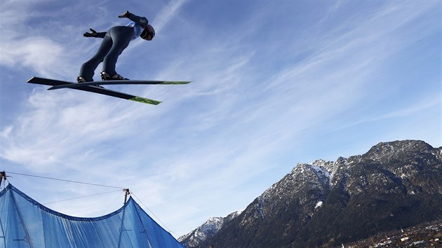 Karl Geiger bhem trninku na mstku v Garmisch-Partenkirchenu