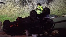 Na D7 u Prahy se převrátilo auto, uzavřelo dálnici (31.12) Na D7 u Prahy se převrátilo auto, uzavřelo dálnici (31.12)