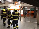 Dnes ráno okolo 07:00 zasahovali hasiči Dopravního podniku hl. m. Prahy na Strašnické na trase A. Co se asi stalo? Dnes ráno okolo 07:00 zasahovali hasiči Dopravního podniku hl. m. Prahy na Strašnické na trase A. Co se asi stalo?
