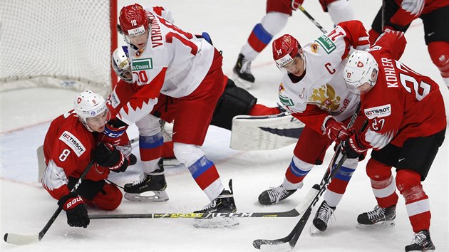 Momentka z utkání Rusko vs. Švýcarsko ve čtvrtfinále MS hokejistů do 20 let. Momentka z utkání Rusko vs. Švýcarsko ve čtvrtfinále MS hokejistů do 20 let.