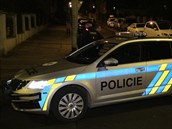 Na přechodu pro chodce v pražských Strašnicích ležel muž, kolem sebe měl stopy... Na přechodu pro chodce v pražských Strašnicích ležel muž, kolem sebe měl stopy...