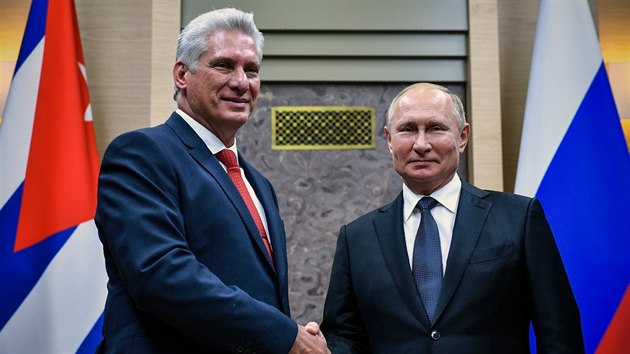 Rusk prezident Vladimir Putin a kubnsk prezident  Miguel Daz-Canel pi setkn v Moskv (29. listopadu 2019)