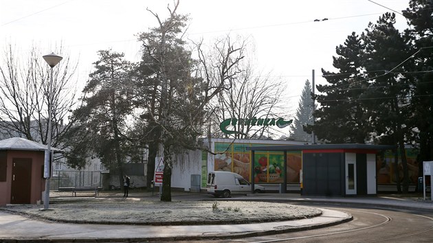 Prodejna Brněnka na náměstí Míru se má přesunout do nového polyfunkčního domu, který nahradí zchátralé vojenské opravárny.