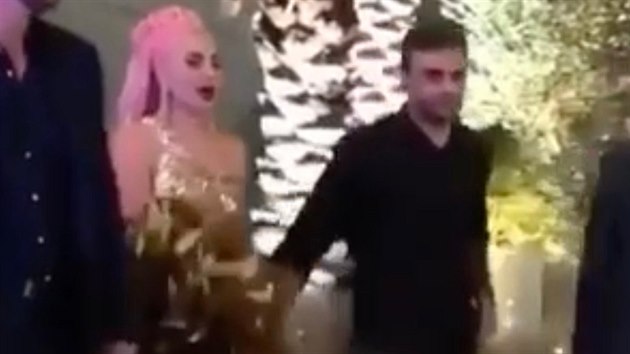 Lady Gaga odchz s neznmm muem z baru v Las Vegas (1. ledna 2020)
