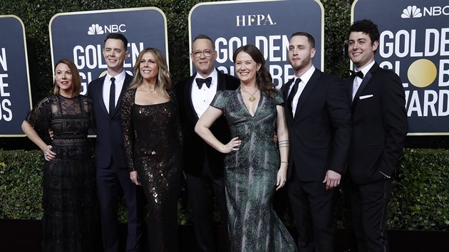 Rita Wilsonov, Tom Hanks a jeho dti Colin Hanks s manelkou Samanthou Bryantovou, Elizabeth Ann Hanksov, Chet Hanks a Truman Theodore Hanks na Zlatch glbech (Los Angeles, 5. ledna 2020)