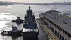 Ruská lo Admirál Gorkov na Kub (24. ervna 2019)