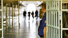 Za katr. Soudy ukládají za méně závažné činy podmíněné a alternativní tresty.... Za katr. Soudy ukládají za méně závažné činy podmíněné a alternativní tresty....