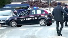 V obci Lutago na severovýchodě Itálie vjelo do skupiny turistů auto. Šest lidí... V obci Lutago na severovýchodě Itálie vjelo do skupiny turistů auto. Šest lidí...