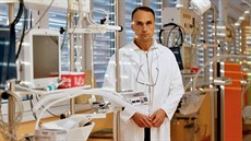 Před Vánoci si ortoped Radek Hart připsal „páteřní“ zákrok s pořadovým číslem... Před Vánoci si ortoped Radek Hart připsal „páteřní“ zákrok s pořadovým číslem...