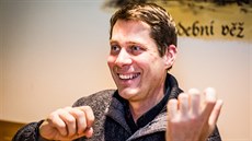 Táborský houslista Jiří Sycha diriguje orchestr projektu Betlémský příběh. Táborský houslista Jiří Sycha diriguje orchestr projektu Betlémský příběh.