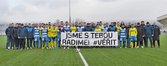 Hri i fanouci podpoili lbu Radima Novka.