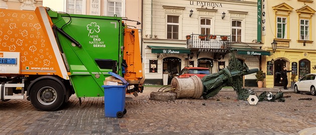Nehoda se stala kolem půl deváté na Dražickém náměstí.