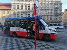 Midibusová linka 194 znovu jezdí přes tramvajové koleje na Malostranském náměstí, ale zastávka byla přeložena o 15 metrů vpřed kvůli bezpečnosti. Od 15. ledna měla vzniknout na předmostí Mánesova mostu zast. Malostranská. To se ale nestalo. Midibusová linka 194 znovu jezdí přes tramvajové koleje na Malostranském náměstí, ale zastávka byla přeložena o 15 metrů vpřed kvůli bezpečnosti. Od 15. ledna měla vzniknout na předmostí Mánesova mostu zast. Malostranská. To se ale nestalo.