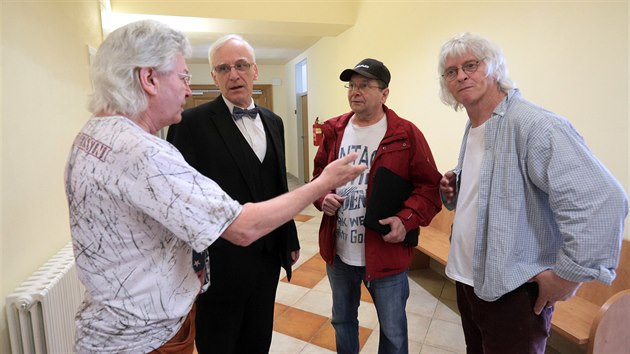 Peter Pietruschinski, obhájce Lubomír Müller, Jürgen Seifert a Joachim Ernst u... Peter Pietruschinski, obhájce Lubomír Müller, Jürgen Seifert a Joachim Ernst u...