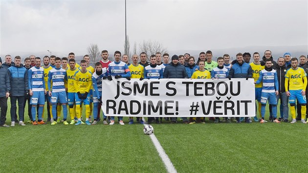 Hri i fanouci podpoili lbu Radima Novka.