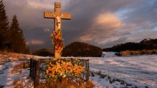 Křížek v sedle Besník Křížek v sedle Besník