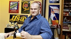 Publicista Michal Petrov mapuje historii džínové subkultury a podpultovky... Publicista Michal Petrov mapuje historii džínové subkultury a podpultovky...