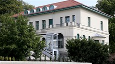 Palácová vila Carla Hermanna Wolfruma - Severočeská vědecká knihovna v Ústí nad... Palácová vila Carla Hermanna Wolfruma - Severočeská vědecká knihovna v Ústí nad...
