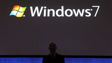 Steven Sinofsky, šéf divize operačních systémů Microsoftu, představil Windows 7... Steven Sinofsky, šéf divize operačních systémů Microsoftu, představil Windows 7...