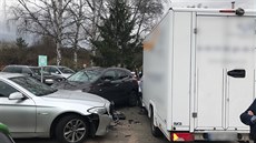 Německý řidič dodávky za sebou zanechal spoušť poté, co mu zaskočilo jídlo a... Německý řidič dodávky za sebou zanechal spoušť poté, co mu zaskočilo jídlo a...