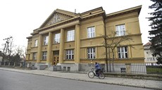 Stavba pochází ze druhé poloviny třicátých let a po celou dobu sloužila jako... Stavba pochází ze druhé poloviny třicátých let a po celou dobu sloužila jako...