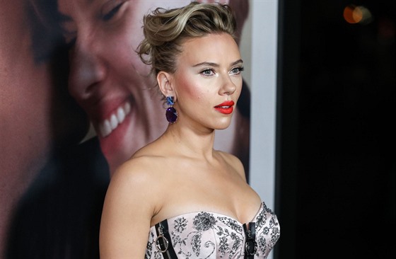 Scarlett Johanssonová na premiée filmu Manelská historie (Los Angeles, 5....