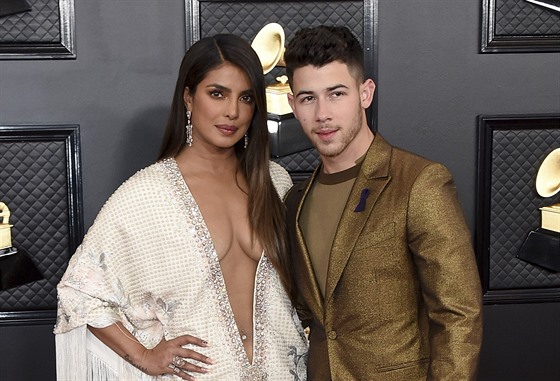 Priyanka Chopra a Nick Jonas na cenách Grammy (Los Angeles, 26. ledna 2020)