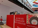 Obchodní centra chtějí být pro své návštěvníky lépe dostupné a proto přidávání nové eskalátory. Eskalátory přidalo NC Atrium Flora a také NC Eden. Obchodní centra chtějí být pro své návštěvníky lépe dostupné a proto přidávání nové eskalátory. Eskalátory přidalo NC Atrium Flora a také NC Eden.