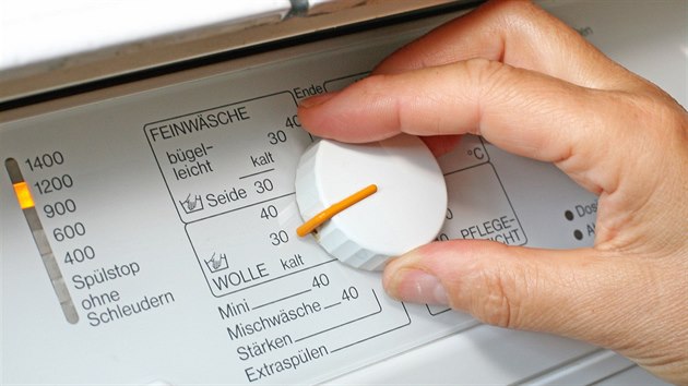 Praní při nízkých teplotách šetří energii, prádlo i životní prostředí. Praní při nízkých teplotách šetří energii, prádlo i životní prostředí.