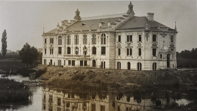 Stavba olomoucké turnhally byla hotová na konci srpna 1899, zdejší „turneři“... Stavba olomoucké turnhally byla hotová na konci srpna 1899, zdejší „turneři“...